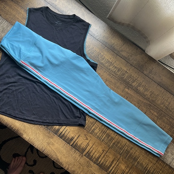 Nike Dri-Fit tank and leggings SET with embroidery stitching - Picture 5 of 7